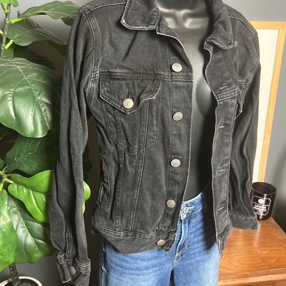 H&M Black Denim Jacket - Picture 2 of 3